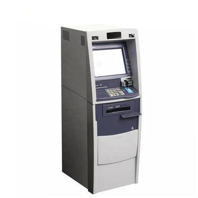 돈을 가진 Mefree 직불 카드의 가까이에 실내 ATM 자동 현금 인출기 Cardless ATM